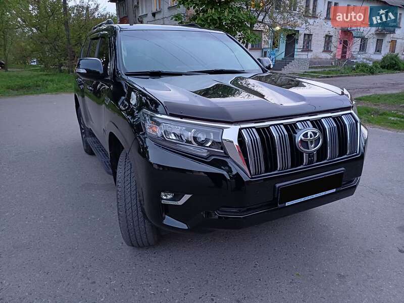 Внедорожник / Кроссовер Toyota Land Cruiser Prado 2010 в Александрие