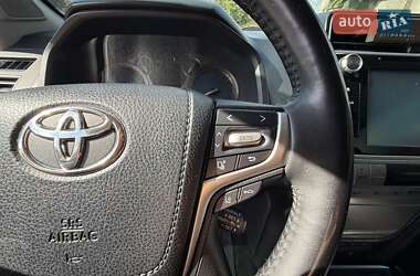 Внедорожник / Кроссовер Toyota Land Cruiser Prado 2018 в 