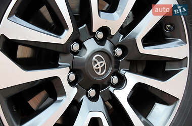 Позашляховик / Кросовер Toyota Land Cruiser Prado 2021 в  фото 24 Позашляховик / Кросовер Toyota Land Cruiser Prado 2021 в