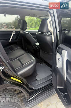 Внедорожник / Кроссовер Toyota Land Cruiser Prado 2014 в 
