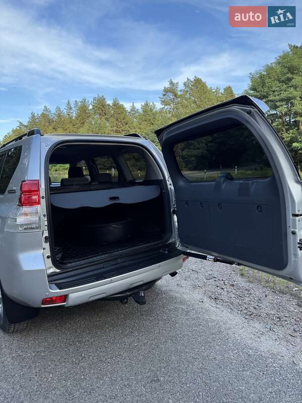 Позашляховик / Кросовер Toyota Land Cruiser Prado 2012 в Черкасах