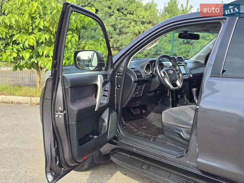 Внедорожник / Кроссовер Toyota Land Cruiser Prado 2017 в Хмельницком