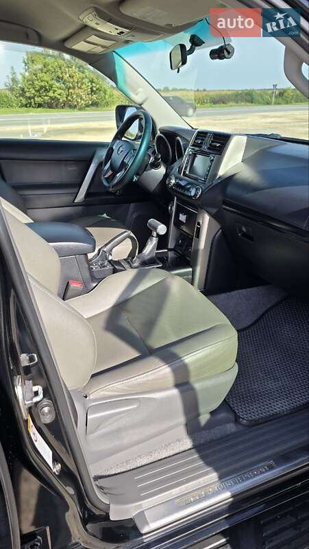Позашляховик / Кросовер Toyota Land Cruiser Prado 2012 в Чорткові