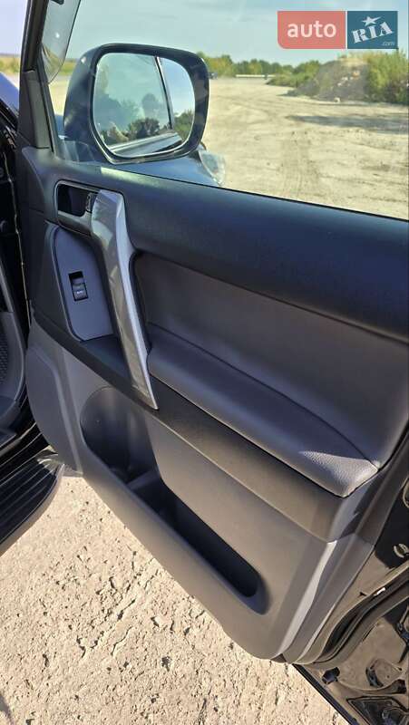 Позашляховик / Кросовер Toyota Land Cruiser Prado 2012 в Чорткові