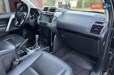 Внедорожник / Кроссовер Toyota Land Cruiser Prado 2015 в 