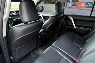 Внедорожник / Кроссовер Toyota Land Cruiser Prado 2015 в 