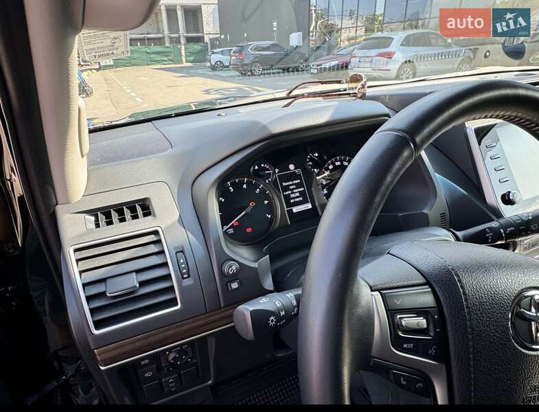 Позашляховик / Кросовер Toyota Land Cruiser Prado 2021 в Києві
