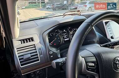 Внедорожник / Кроссовер Toyota Land Cruiser Prado 2021 в 