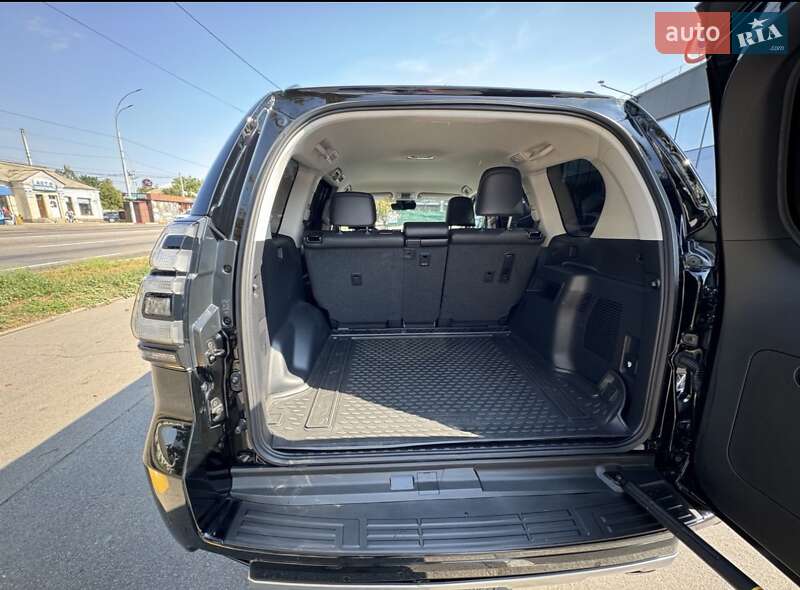 Позашляховик / Кросовер Toyota Land Cruiser Prado 2021 в Києві