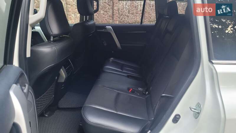 Позашляховик / Кросовер Toyota Land Cruiser Prado 2020 в Львові