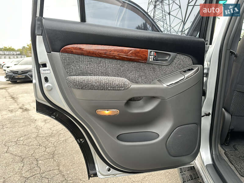 Внедорожник / Кроссовер Toyota Land Cruiser Prado 2005 в Харькове