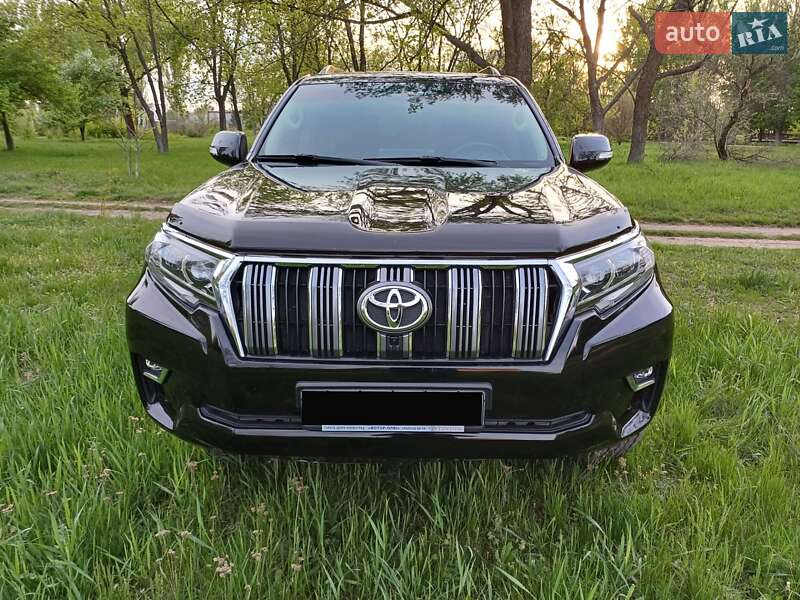 Внедорожник / Кроссовер Toyota Land Cruiser Prado 2010 в Александрие