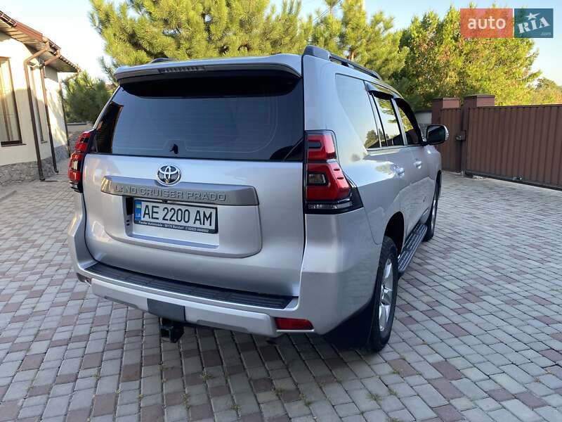 Внедорожник / Кроссовер Toyota Land Cruiser Prado 2017 в Днепре