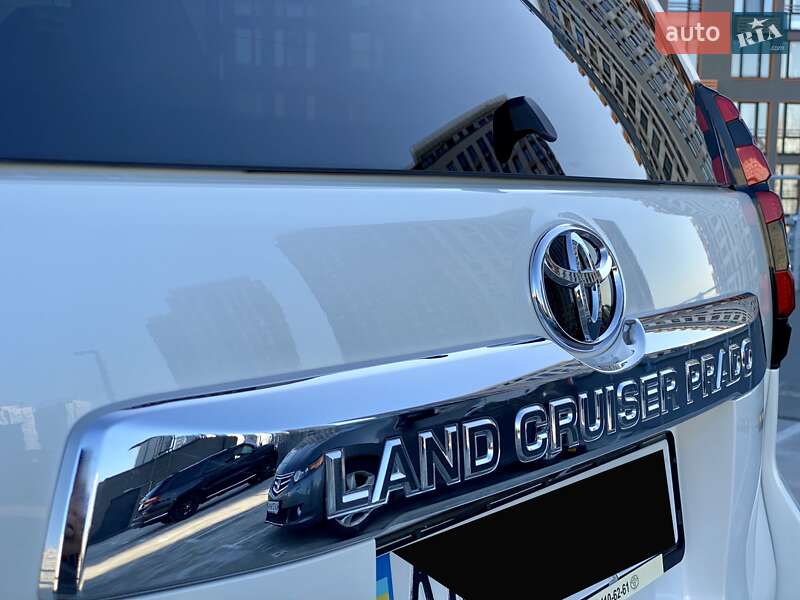 Позашляховик / Кросовер Toyota Land Cruiser Prado 2019 в Києві