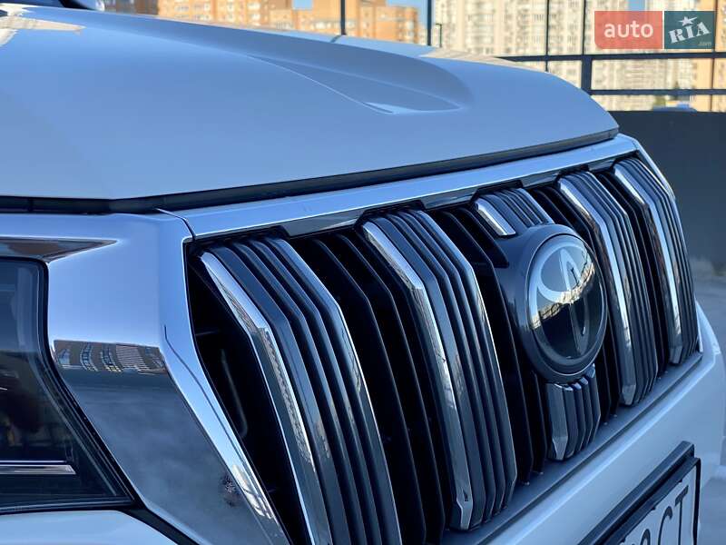 Позашляховик / Кросовер Toyota Land Cruiser Prado 2019 в Києві