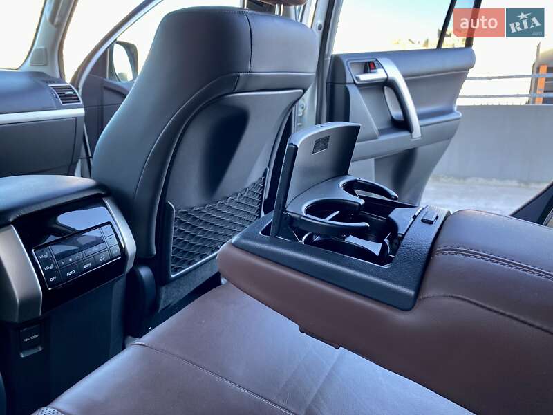Позашляховик / Кросовер Toyota Land Cruiser Prado 2019 в Києві