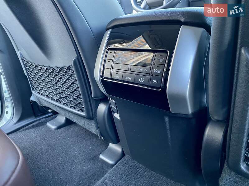 Позашляховик / Кросовер Toyota Land Cruiser Prado 2019 в Києві