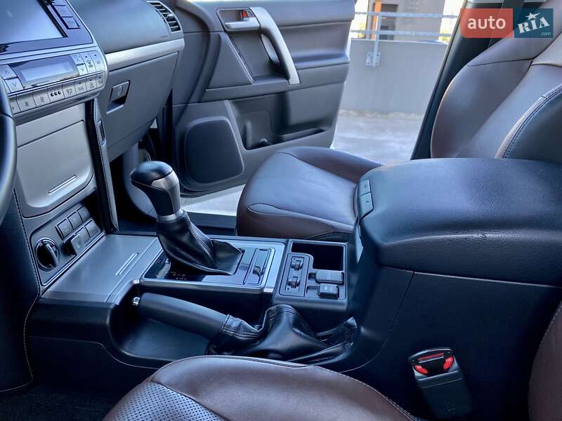 Позашляховик / Кросовер Toyota Land Cruiser Prado 2019 в Києві
