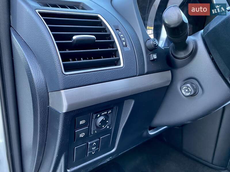 Позашляховик / Кросовер Toyota Land Cruiser Prado 2019 в Києві