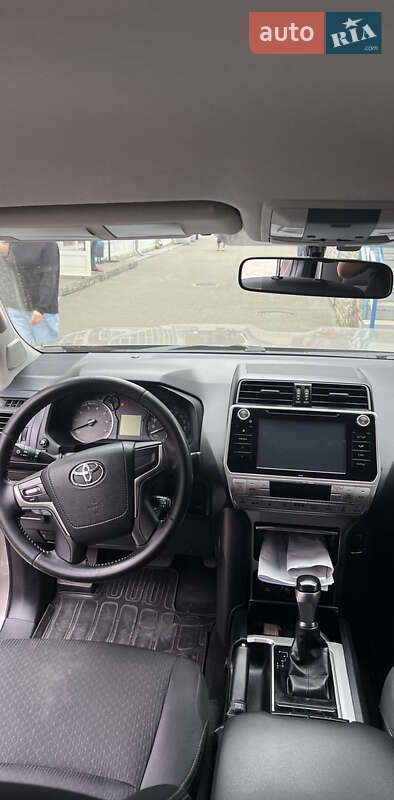 Внедорожник / Кроссовер Toyota Land Cruiser Prado 2018 в Луцке фото 3 Внедорожник / Кроссовер Toyota Land Cruiser Prado 2018 в Луцке