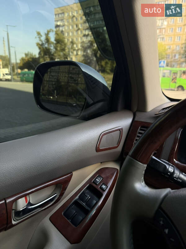 Позашляховик / Кросовер Toyota Land Cruiser Prado 2004 в Дніпрі