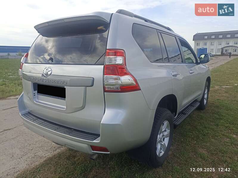 Позашляховик / Кросовер Toyota Land Cruiser Prado 2015 в Києві