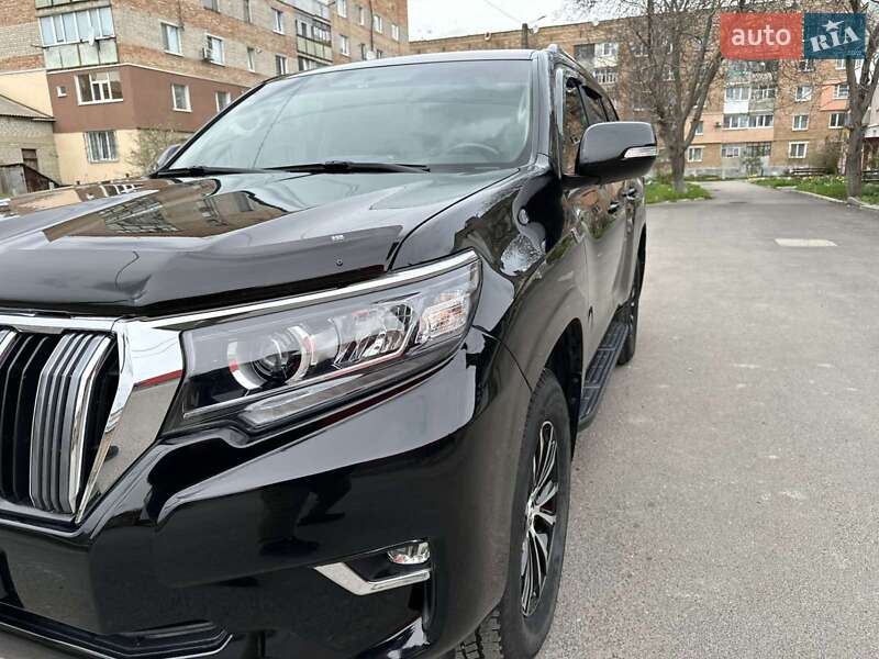 Внедорожник / Кроссовер Toyota Land Cruiser Prado 2010 в Александрие
