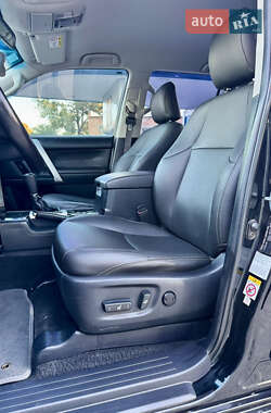 Внедорожник / Кроссовер Toyota Land Cruiser Prado 2015 в 
