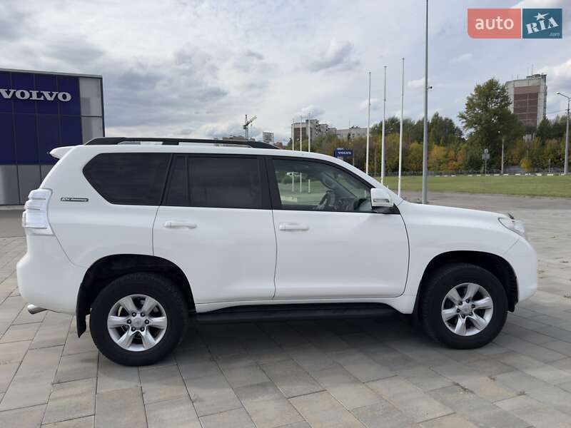 Позашляховик / Кросовер Toyota Land Cruiser Prado 2012 в Харкові
