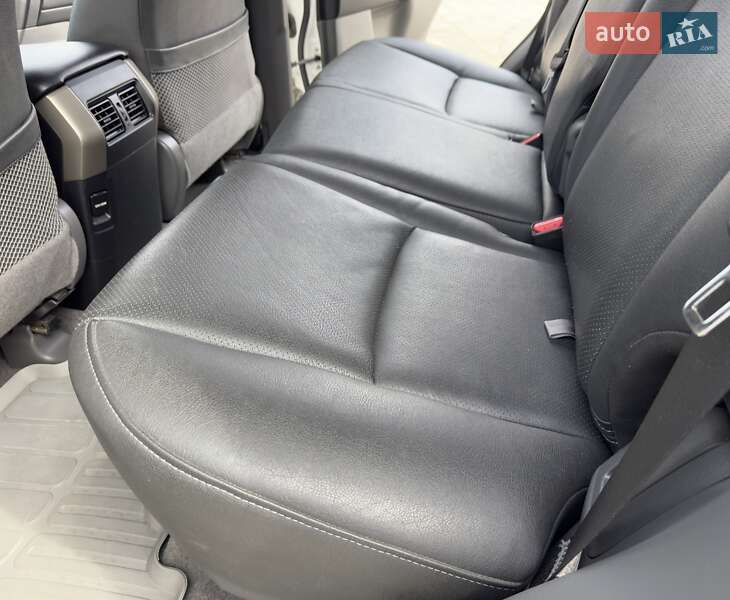 Позашляховик / Кросовер Toyota Land Cruiser Prado 2012 в Харкові