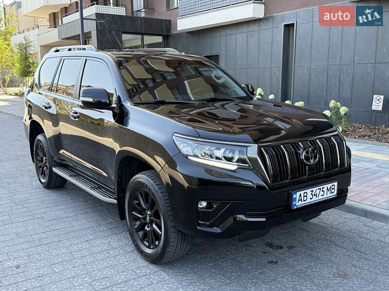 Внедорожник / Кроссовер Toyota Land Cruiser Prado 2021 в 