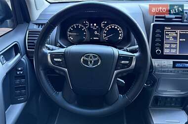 Внедорожник / Кроссовер Toyota Land Cruiser Prado 2021 в 