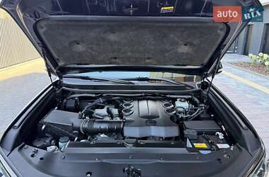 Внедорожник / Кроссовер Toyota Land Cruiser Prado 2021 в 