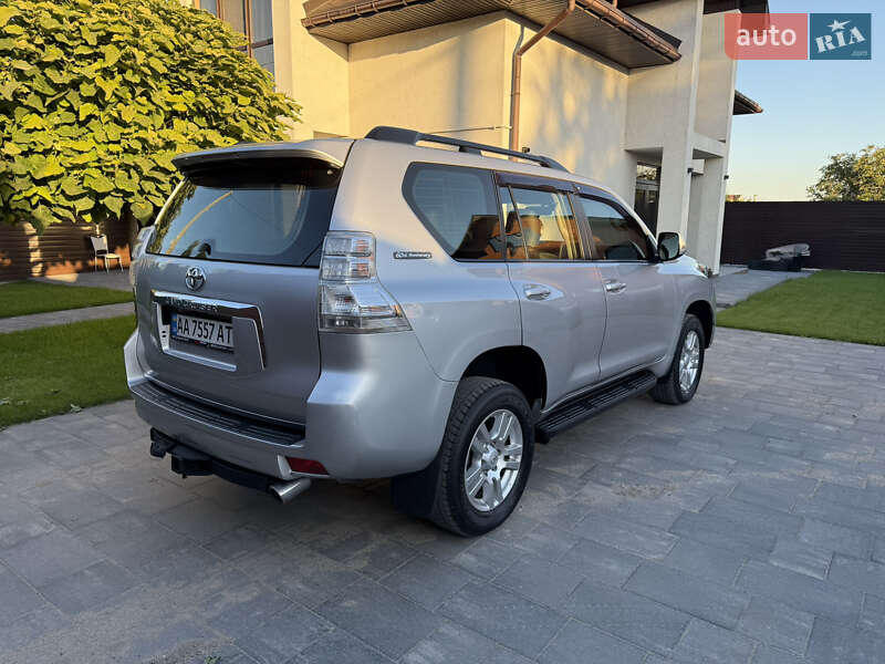 Позашляховик / Кросовер Toyota Land Cruiser Prado 2010 в Кропивницькому