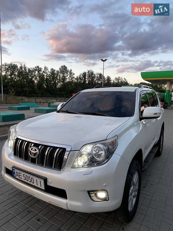 Внедорожник / Кроссовер Toyota Land Cruiser Prado 2010 в Днепре