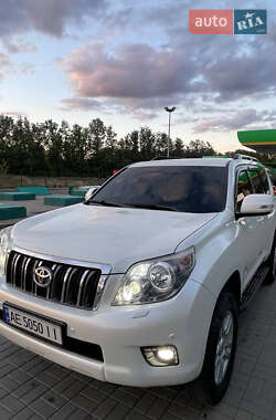 Внедорожник / Кроссовер Toyota Land Cruiser Prado 2010 в 