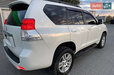 Внедорожник / Кроссовер Toyota Land Cruiser Prado 2010 в 
