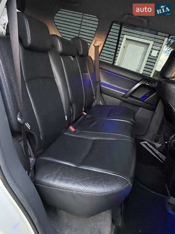 Внедорожник / Кроссовер Toyota Land Cruiser Prado 2010 в Днепре