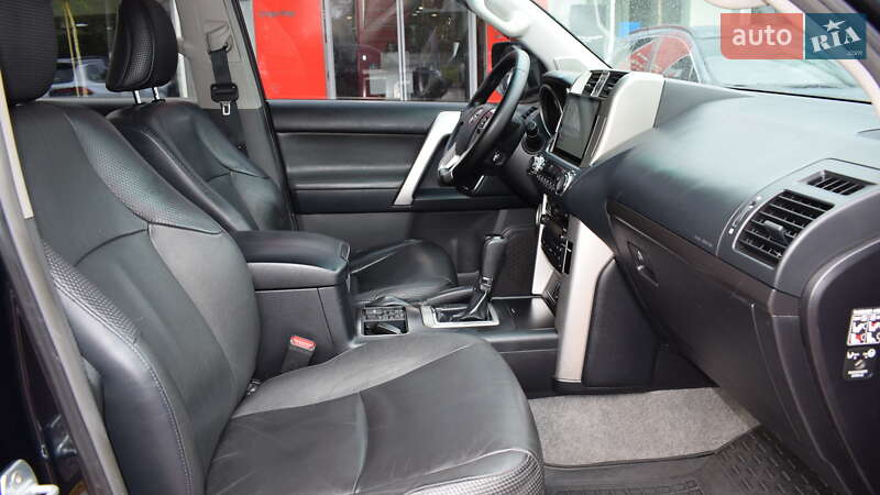 Позашляховик / Кросовер Toyota Land Cruiser Prado 2012 в Житомирі