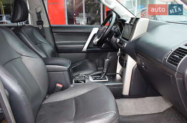 Внедорожник / Кроссовер Toyota Land Cruiser Prado 2012 в 