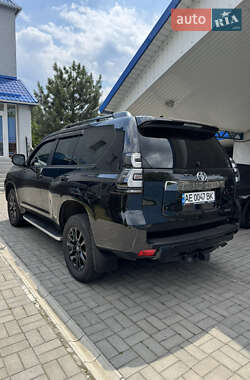 Внедорожник / Кроссовер Toyota Land Cruiser Prado 2020 в 