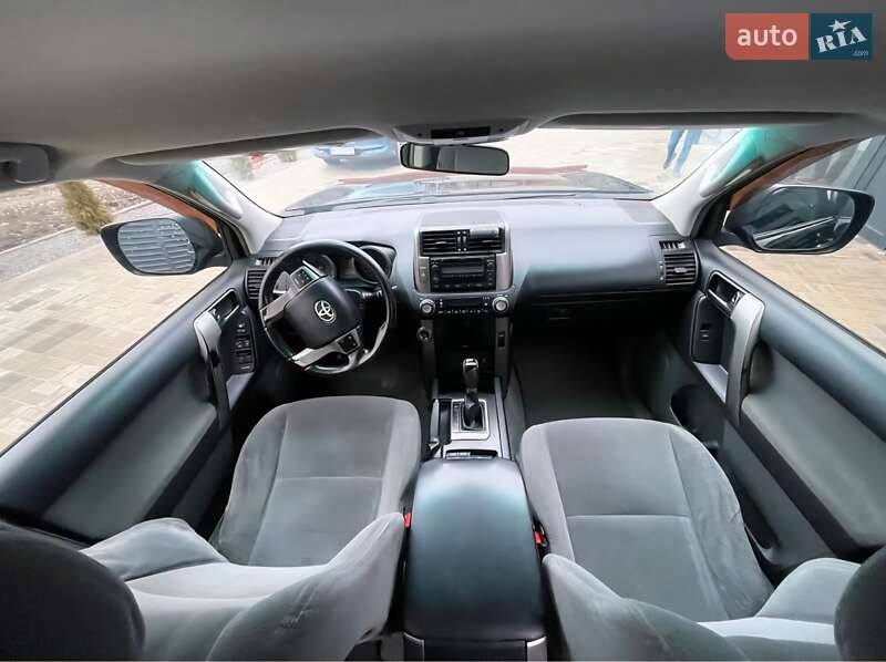 Внедорожник / Кроссовер Toyota Land Cruiser Prado 2011 в Вольногорске