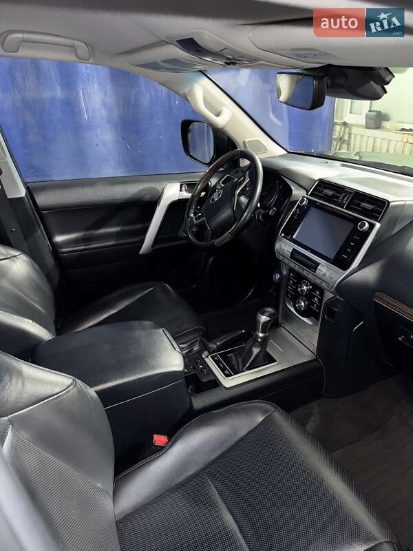 Внедорожник / Кроссовер Toyota Land Cruiser Prado 2019 в Хмельницком