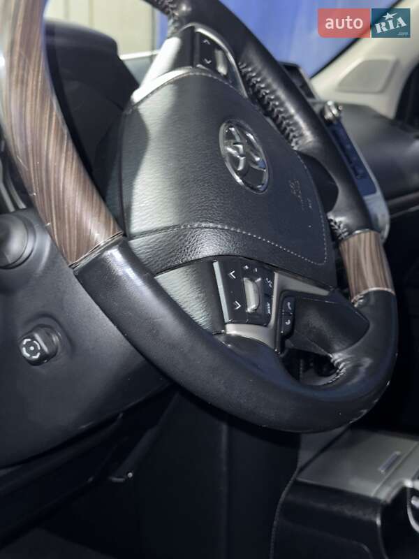 Внедорожник / Кроссовер Toyota Land Cruiser Prado 2019 в Хмельницком