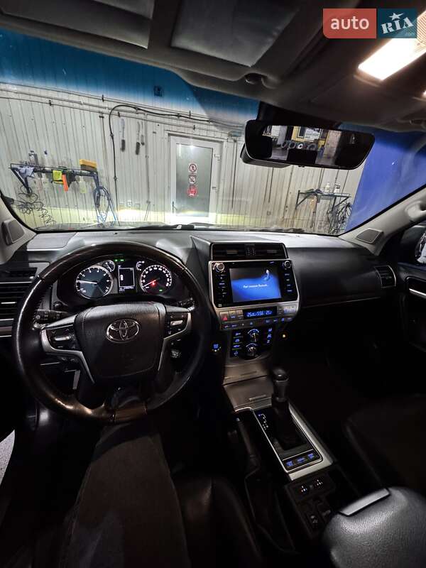 Внедорожник / Кроссовер Toyota Land Cruiser Prado 2019 в Хмельницком