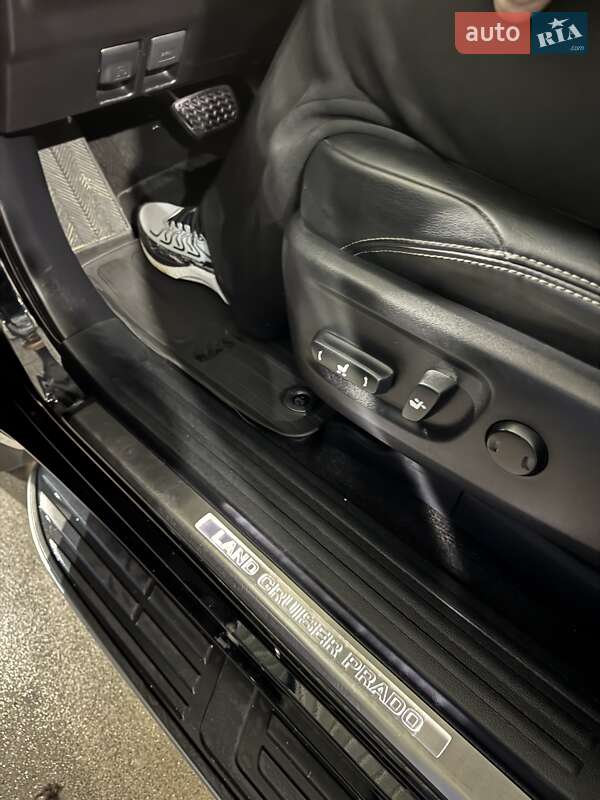 Внедорожник / Кроссовер Toyota Land Cruiser Prado 2019 в Хмельницком