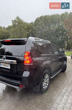 Внедорожник / Кроссовер Toyota Land Cruiser Prado 2019 в 