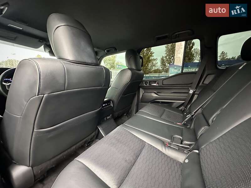 Позашляховик / Кросовер Toyota Land Cruiser Prado 2024 в Києві