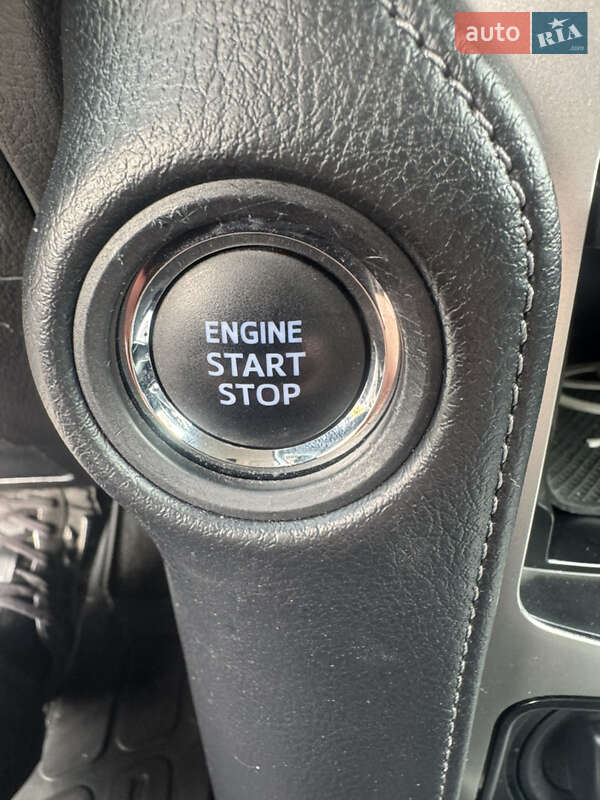 Внедорожник / Кроссовер Toyota Land Cruiser Prado 2019 в Киеве