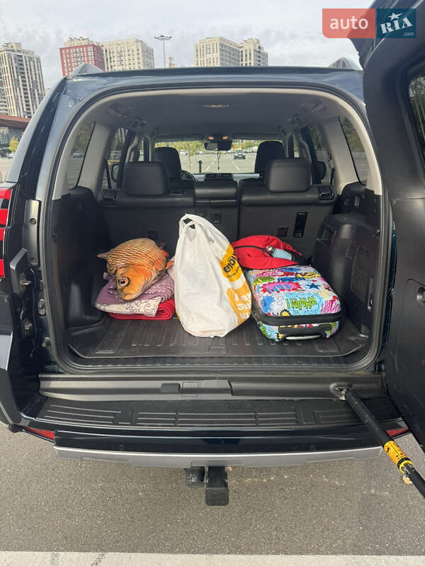 Внедорожник / Кроссовер Toyota Land Cruiser Prado 2019 в Киеве